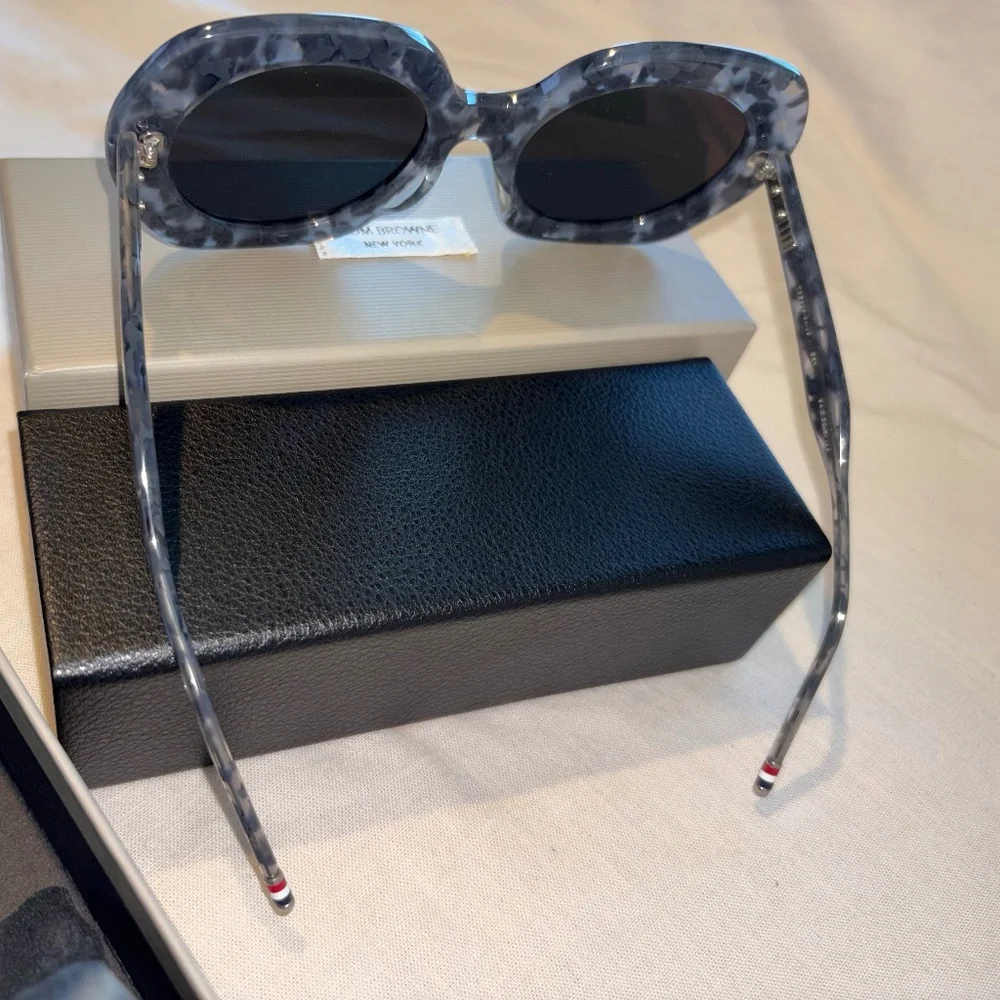 THOM BROWNE | Round Gray Tortoise Acetate Silver Mirror Lens Sunglasses | 54 mm - Picture 11 of 16